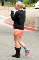 BRITNEY SPEARS Working Out in Thousand Oaks 05/05/2015