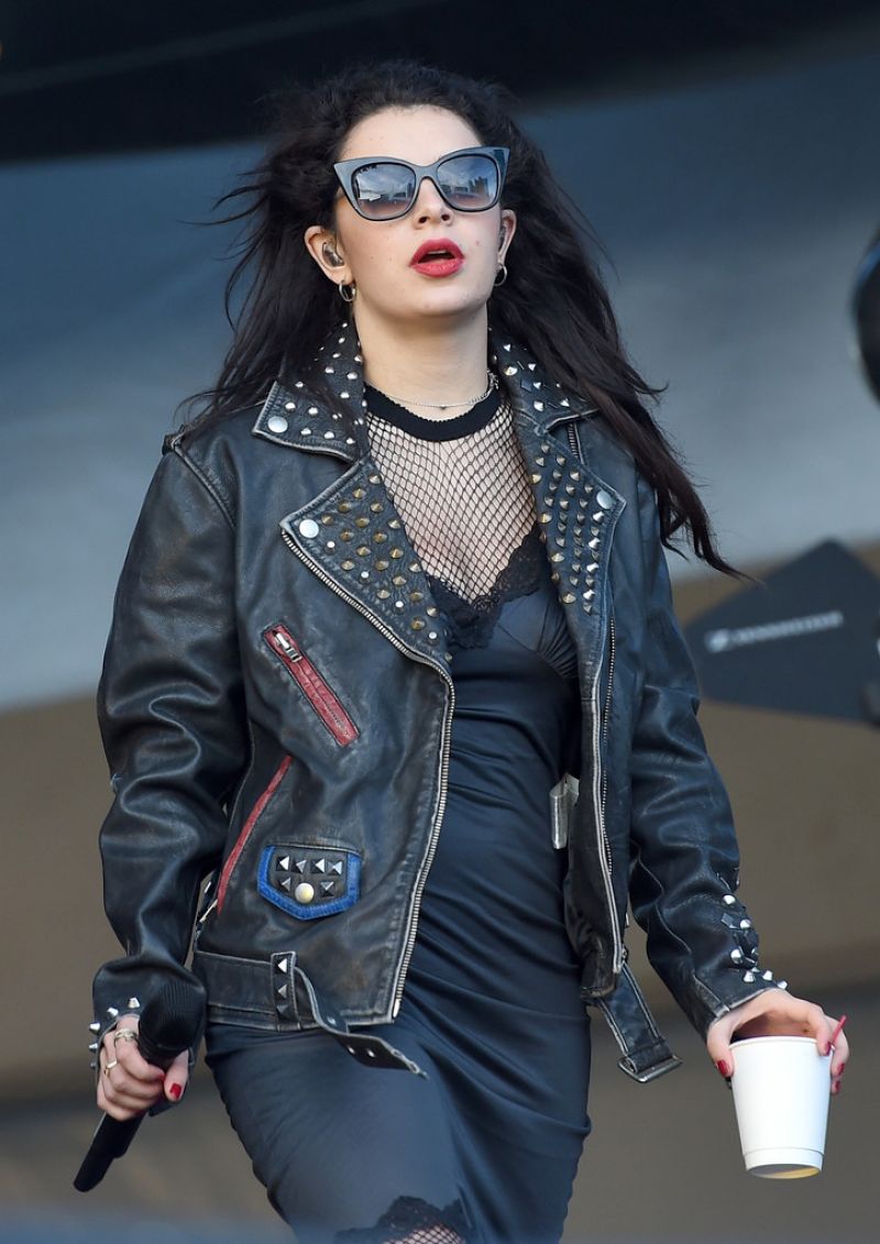 CHARLI XCX Performs at Rock in Rio USA in Las Vegas CHARLI XCX Performs at Rock in Rio USA in Las Vegas