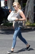 CHLOE MORETZ at Beverly Glen Shopping Center in Beverly Hills 05/11/2015