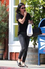 COURTNEY COX Leaves Brentwood Country Market 04/29/2015