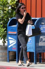 COURTNEY COX Leaves Brentwood Country Market 04/29/2015
