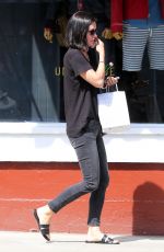 COURTNEY COX Leaves Brentwood Country Market 04/29/2015