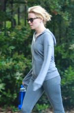 ELIZABETH BANKS Out Hiking in Los Angeles 05/07/2015