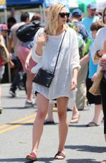 ELIZABETH OLSEN Leaves Farmer