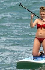 ELSABETH HARNOIS Paddleboarding in Maui 05/27/2015