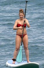ELSABETH HARNOIS Paddleboarding in Maui 05/27/2015
