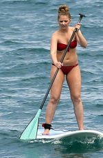 ELSABETH HARNOIS Paddleboarding in Maui 05/27/2015