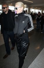 GWEN STEFANI Arrives at LAX Airport in Los Angeles 04/30/2015