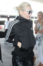 GWEN STEFANI Arrives at LAX Airport in Los Angeles 04/30/2015