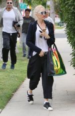 GWEN STEFANI Out and About in Sherman Oaks 05/04/2015