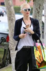 GWEN STEFANI Out and About in Sherman Oaks 05/04/2015