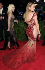 JENNIFER LOPEZ at MET Gala 2015 in New York