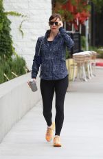 JENNIFER GARNER Heading to Soulcycle 05/12/2015