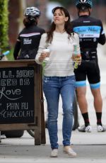 JENNIFER GARNER in Jeans Leaves Starbucks in Brentwood 05/05/2015