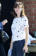 JENNIFER GARNER Leaves Meche Aalon in Beverly Hills 05/09/2015