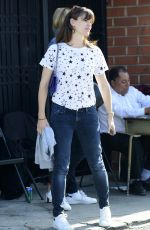 JENNIFER GARNER Leaves Meche Aalon in Beverly Hills 05/09/2015