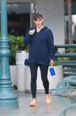 JENNIFER GARNER Out and About in Brentwood 05/11/2015
