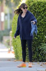 JENNIFER GARNER Out and About in Brentwood 05/19/2015