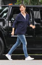JENNIFER GARNER Out and About in Brentwood 05/30/2015