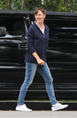 JENNIFER GARNER Out and About in Brentwood 05/30/2015