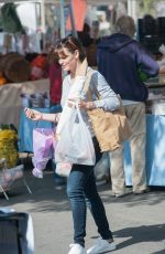 JENNIFER GARNER Shopping at Farmer