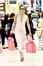 JENNIFER LOPEZ Shopping at Victoria