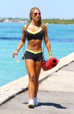 JENNIFER NICOLE LEE Workout on the Beach in Miami 05//24/2015