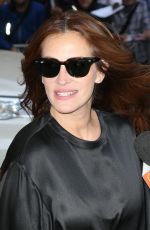 JULIA ROBERTS Arrives at Late Show with David Lerretman in Nem York