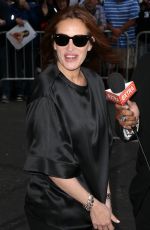 JULIA ROBERTS Arrives at Late Show with David Lerretman in Nem York