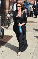 JULIA ROBERTS Arrives at Late Show with David Lerretman in Nem York