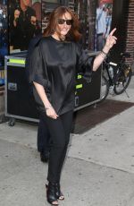 JULIA ROBERTS Arrives at Late Show with David Lerretman in Nem York