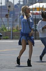 KATE HUDSON Getting Off a Helicopter in New York 05/15/2015