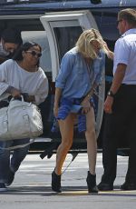 KATE HUDSON Getting Off a Helicopter in New York 05/15/2015