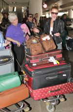 KATHERINE HEIGL Arrives at Los Angeles International Airport 05/05/2015