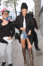 KENDALL JENNER at the LA Clippers Game