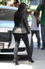 KIM KARDASHIAN Out and About in Los Angeles 05/28/2015