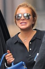 LINDSAY LOHAN Arrives to Complete Her Community Service in New York