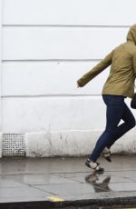 PIPPA MIDDLETON Out and About on the Kings Road in Chelsea