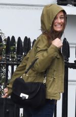 PIPPA MIDDLETON Out and About on the Kings Road in Chelsea