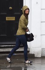 PIPPA MIDDLETON Out and About on the Kings Road in Chelsea