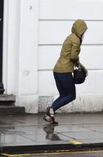 PIPPA MIDDLETON Out and About on the Kings Road in Chelsea