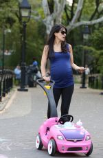 Pregnant HILARIA BALDWIN and Alec Baldwin at a Park in New York