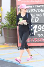 REESE WITHERSPOON Leavs a Market in Santa Monica 05/14/2015