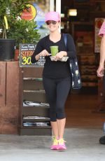 REESE WITHERSPOON Leavs a Market in Santa Monica 05/14/2015