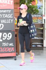 REESE WITHERSPOON Leavs a Market in Santa Monica 05/14/2015