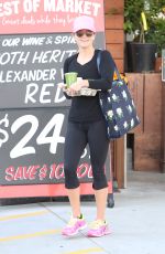 REESE WITHERSPOON Leavs a Market in Santa Monica 05/14/2015