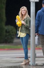 REESE WITHERSPOON Out and About in Los Angeles 05/15/2015