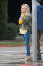 REESE WITHERSPOON Out and About in Los Angeles 05/15/2015