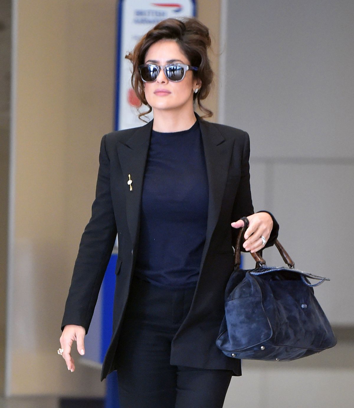SALMA HAYEK Arrives at JFK Airport in New York 05/02/2015 SALMA HAYEK Arrives at JFK Airport in New York 05/02/2015