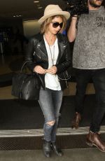 SARAH HYLAND Arrives at Los Angeles international Airport 05/07/2015